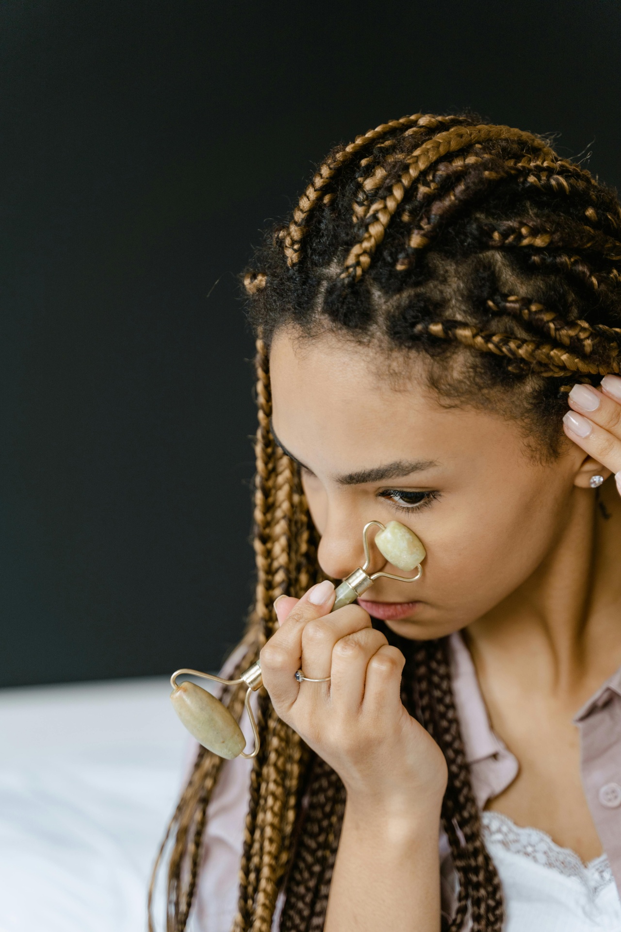 Jade Roller vs Gua Sha: What’s the Difference & Which to Buy