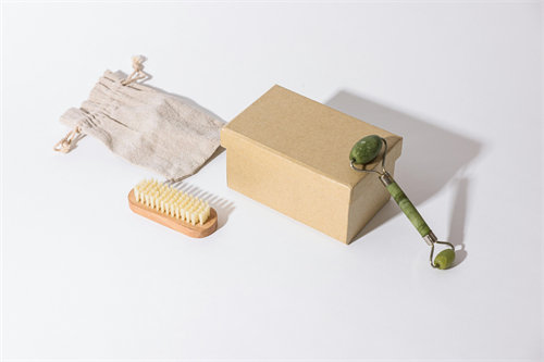 Mini jade roller for travel